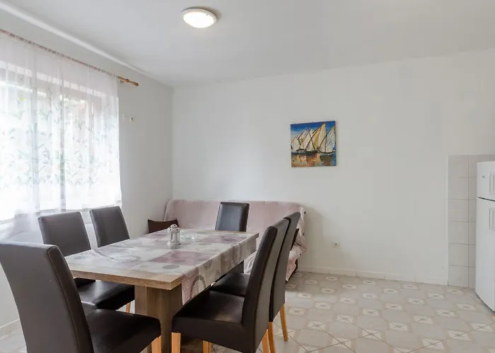 Olivera Lägenhet Potirna